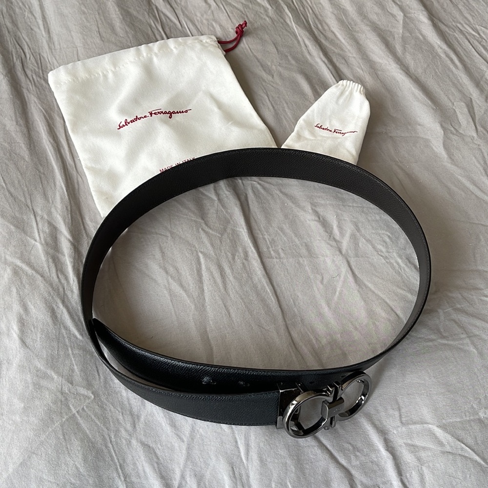 Black Ferragamo belt in EUC